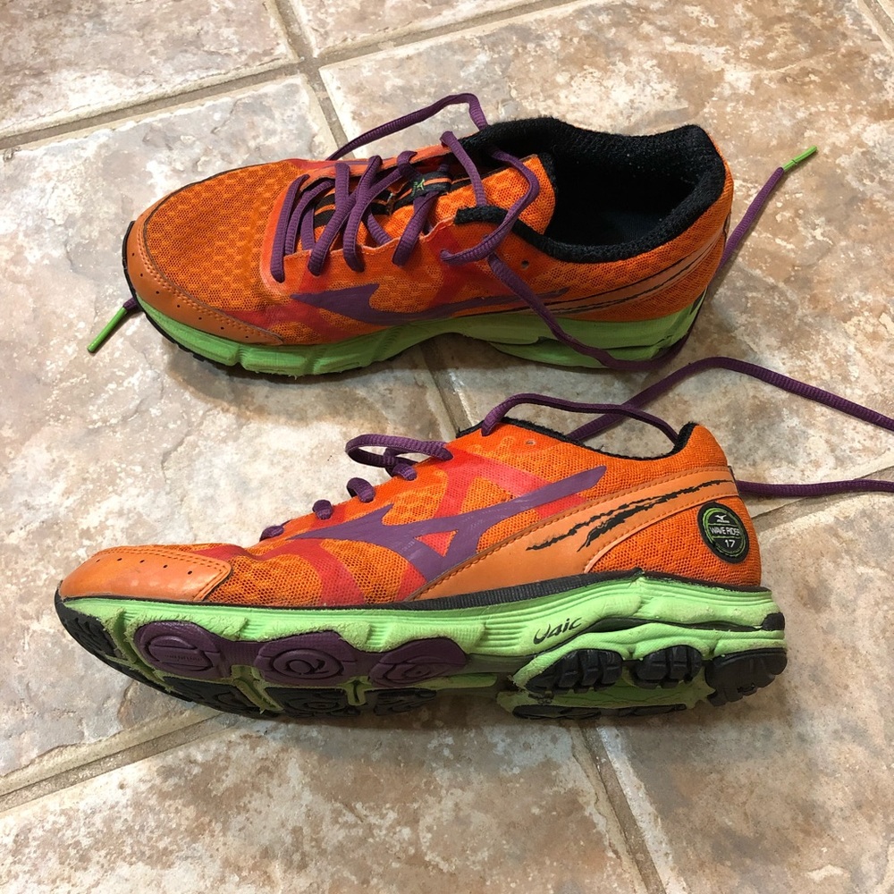 Mizuno Wave Rider 17 Sneakers